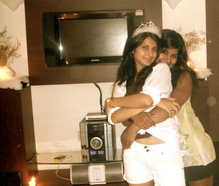 228139_205908586115562_145556422150779_573066_6474271_n - Jennifer Winget