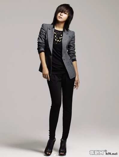 25uhbgi - Ha Ji Won - cateva poze