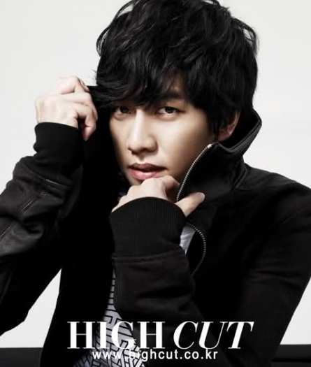 2j3378j - Kim Hyun Joong vs Lee Seung Gi in High Cut