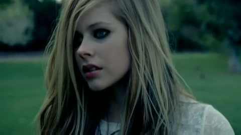 Avril Lavigne - Alice 0048
