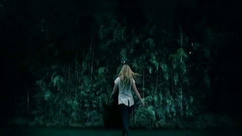 Avril Lavigne - Alice 0053