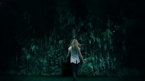 Avril Lavigne - Alice 0054