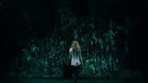 Avril Lavigne - Alice 0056