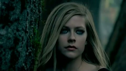 Avril Lavigne - Alice 0522