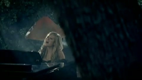 Avril Lavigne - Alice 0531