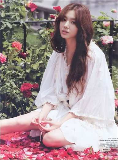 24qq1sg - Seo Ji Hye - Ceci Magazine 2010