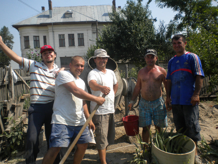 Intreaga echipa - Gradina 2011 -2013 transformare