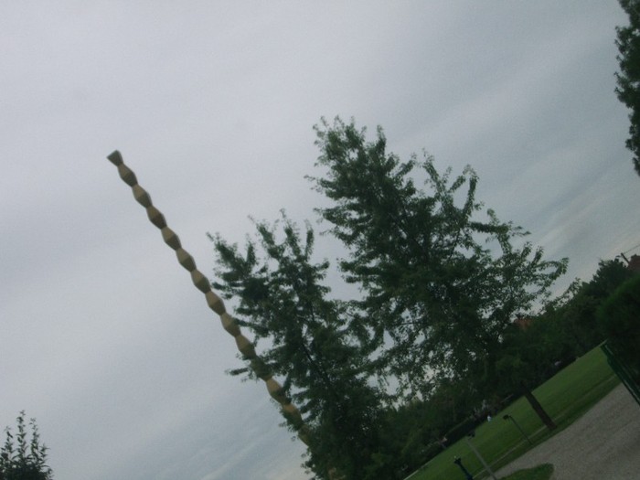 COLOANA INFINITULUI-CONSTANTIN BRANCUSI