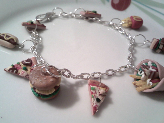 IMG526; brtara mcdonalds 40 lei
