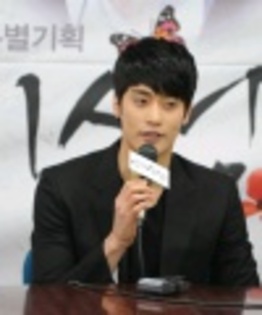 20110407_1302164706_30804900_1 - Bang Sung Hoon