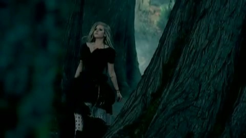 Avril Lavigne - Alice 0470