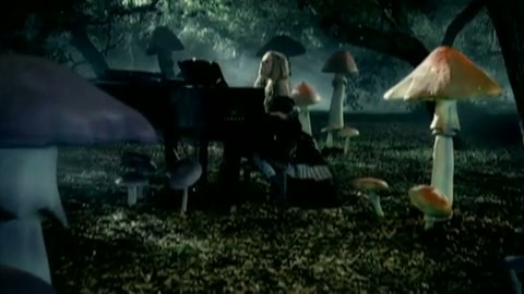 Avril Lavigne - Alice 0994 - Avril - Lavigne - Alice - Official - Music - Video - Caps - Part 02