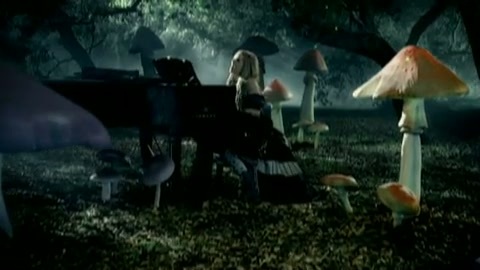 Avril Lavigne - Alice 0997 - Avril - Lavigne - Alice - Official - Music - Video - Caps - Part 02