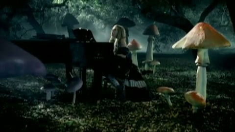 Avril Lavigne - Alice 0998 - Avril - Lavigne - Alice - Official - Music - Video - Caps - Part 02