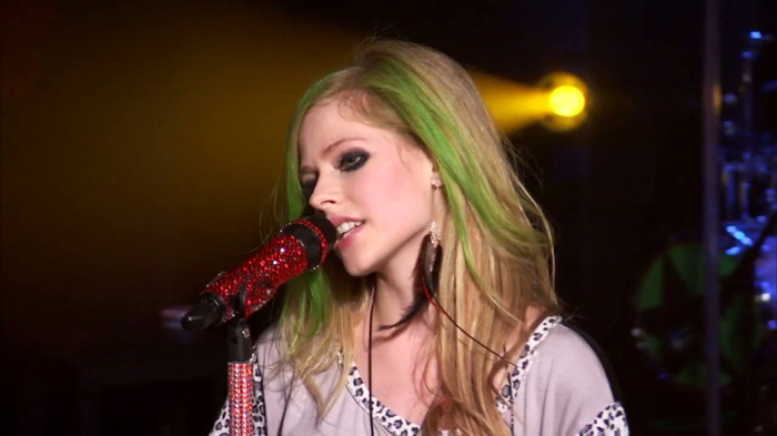 Avril Lavigne - Smile (AOL Sessions) 0501 - Avril - Lavigne - Smile - AOL - Session - HQ - Caps - Part 02