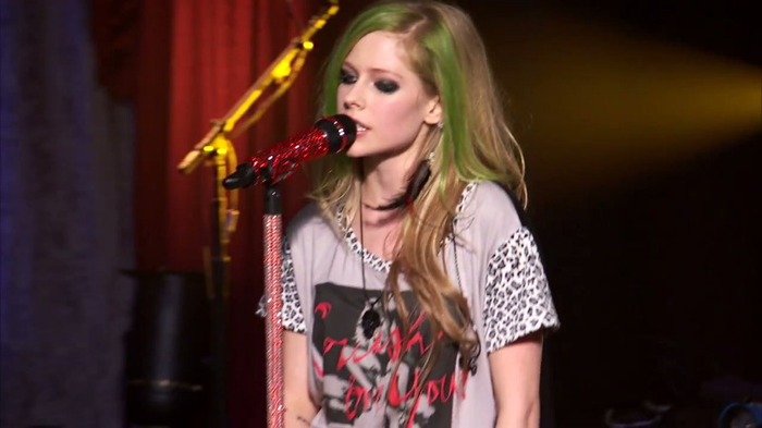 Avril Lavigne - Smile (AOL Sessions) 0506 - Avril - Lavigne - Smile - AOL - Session - HQ - Caps - Part 02