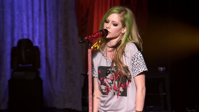 Avril Lavigne - Smile (AOL Sessions) 0509 - Avril - Lavigne - Smile - AOL - Session - HQ - Caps - Part 02