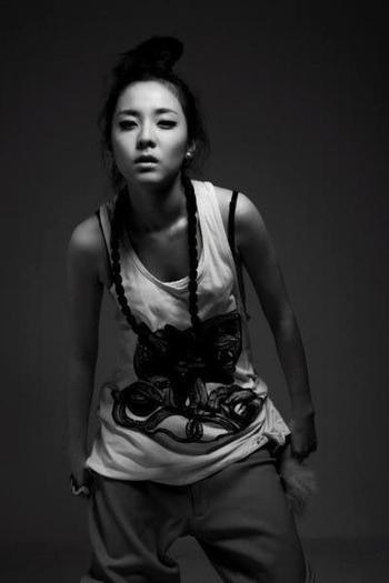 41648943 - a---sandara park---a