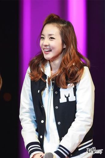 20091219130021 - a---sandara park---a