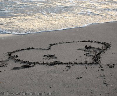 inima pe plaja