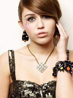 Miley Cyrus (62)