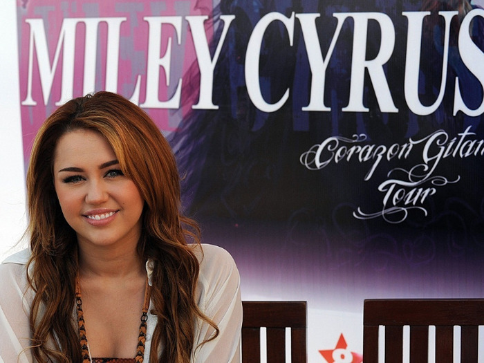 Miley Cyrus (123)