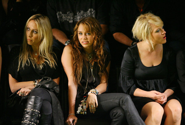 Miley Cyrus (161)