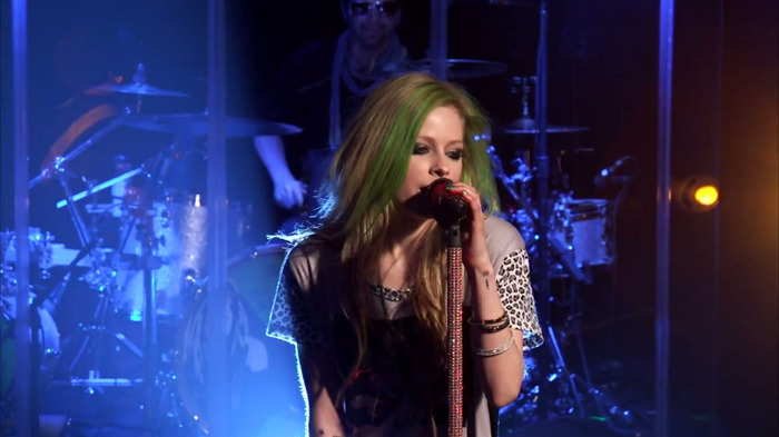 Avril Lavigne - What The Hell (AOL Sessions) 0040