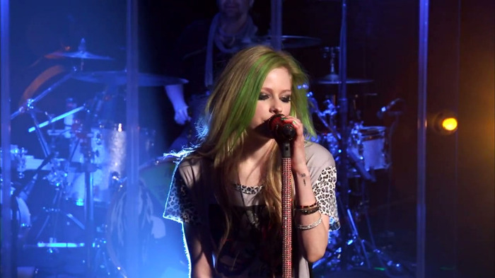 Avril Lavigne - What The Hell (AOL Sessions) 0041