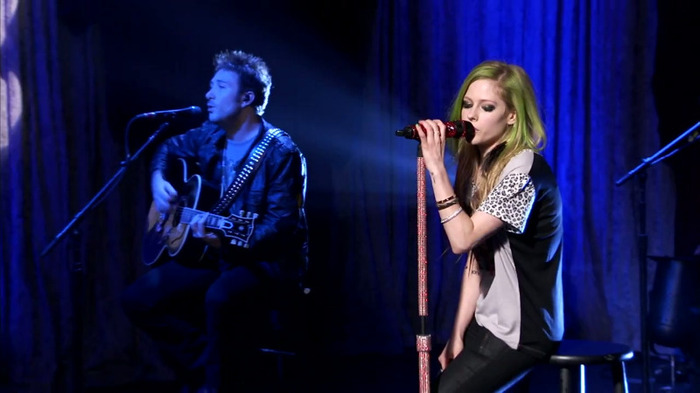 Avril Lavigne - What The Hell (AOL Sessions) 0043