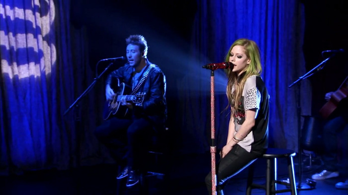 Avril Lavigne - What The Hell (AOL Sessions) 0047