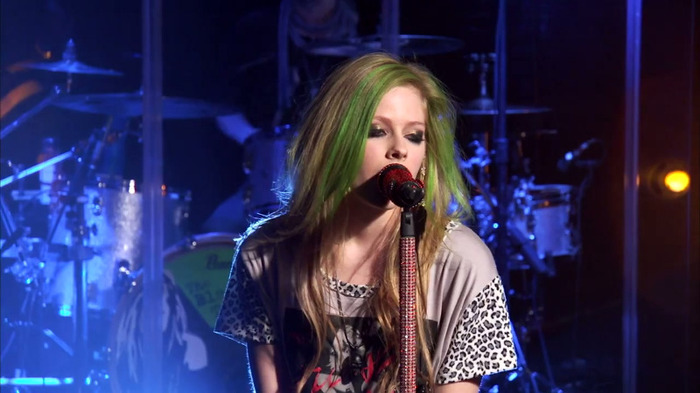 Avril Lavigne - What The Hell (AOL Sessions) 0048