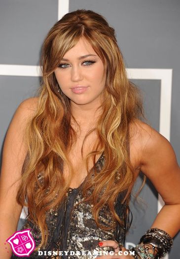 Miley-Cyrus-2011-Grammys - Va place de miley cyrus