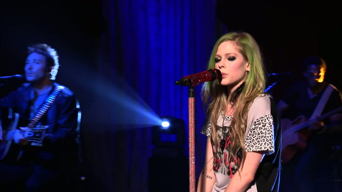 Avril Lavigne - What The Hell (AOL Sessions) 0504