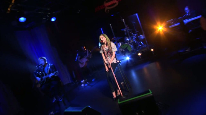 Avril Lavigne - What The Hell (AOL Sessions) 0523 - Avril - Lavigne - AOL - Session - What - The - Hell - Caps - Part 02