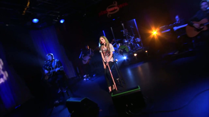 Avril Lavigne - What The Hell (AOL Sessions) 0524
