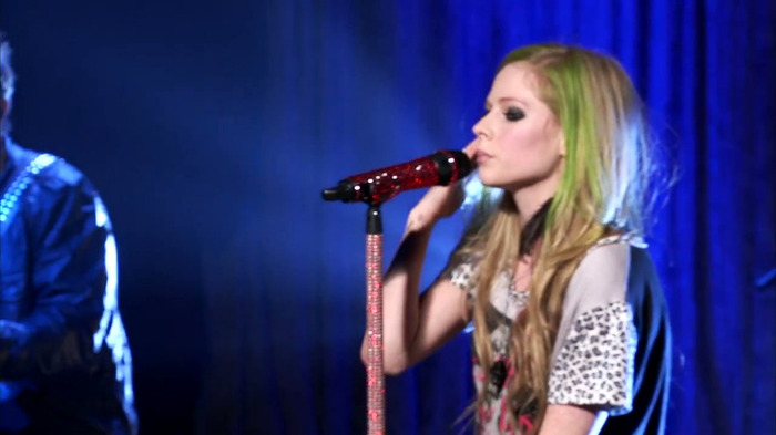 Avril Lavigne - What The Hell (AOL Sessions) 0532