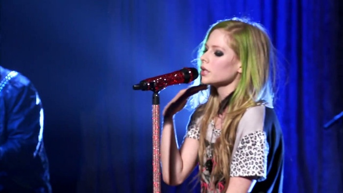Avril Lavigne - What The Hell (AOL Sessions) 0533