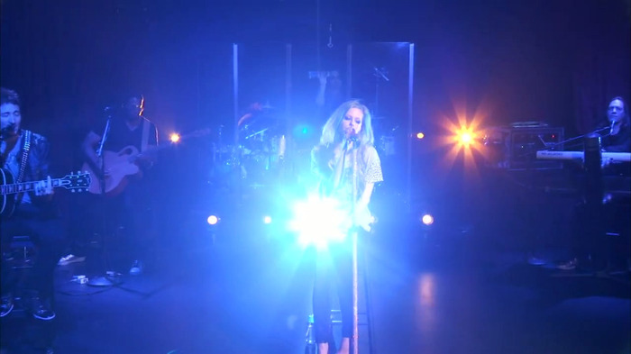 Avril Lavigne - What The Hell (AOL Sessions) 0536