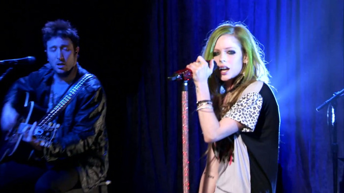 Avril Lavigne - What The Hell (AOL Sessions) 0984