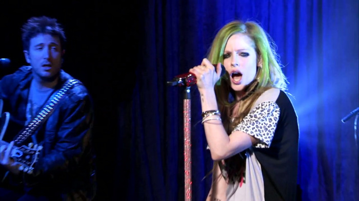 Avril Lavigne - What The Hell (AOL Sessions) 0985