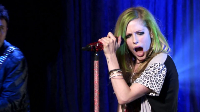 Avril Lavigne - What The Hell (AOL Sessions) 0987