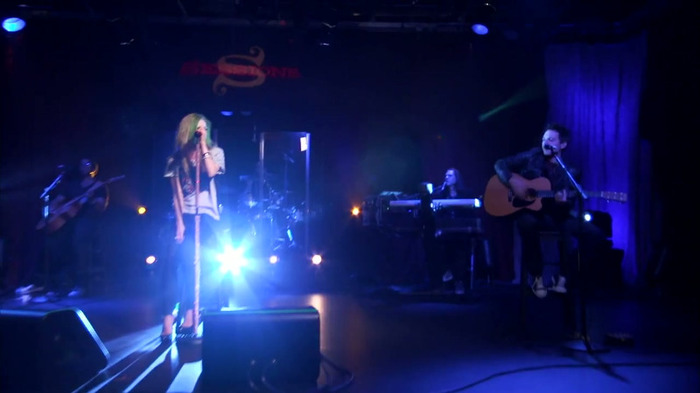 Avril Lavigne - What The Hell (AOL Sessions) 0990