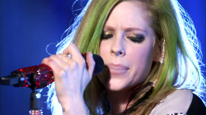 Avril Lavigne - What The Hell (AOL Sessions) 0996