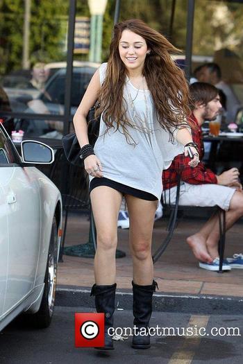 Miley Cyrus (327)