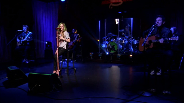 Avril Lavigne - What The Hell (AOL Sessions) 1010 - Avril - Lavigne - AOL - Session - What - The - Hell - Caps - Part 03
