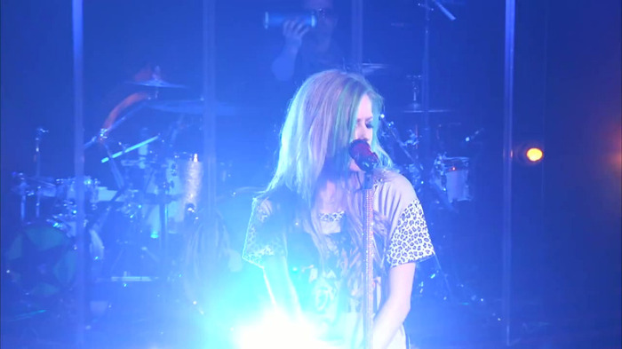 Avril Lavigne - What The Hell (AOL Sessions) 1028