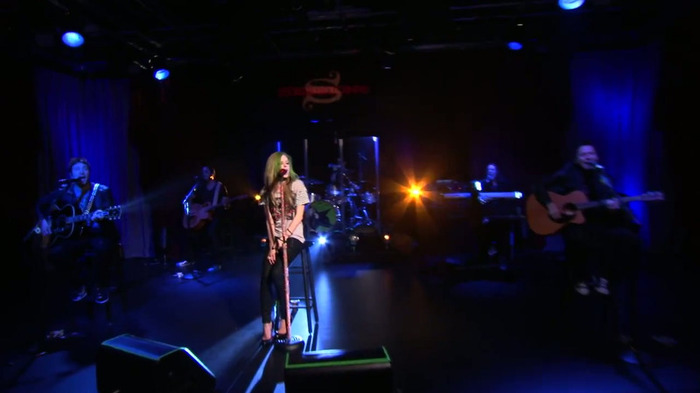 Avril Lavigne - What The Hell (AOL Sessions) 1035