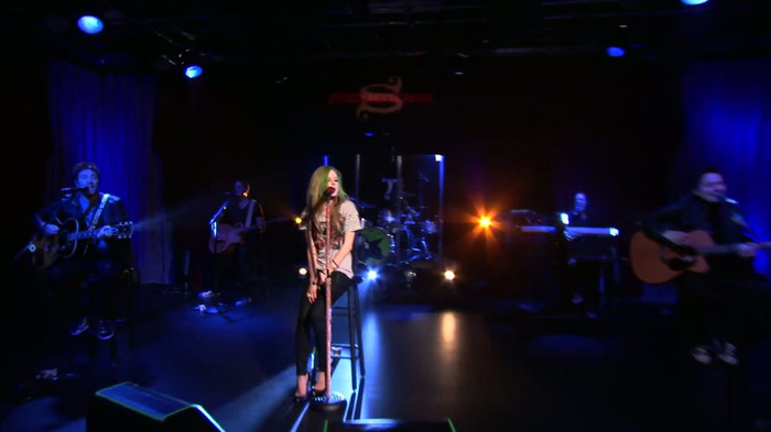Avril Lavigne - What The Hell (AOL Sessions) 1036