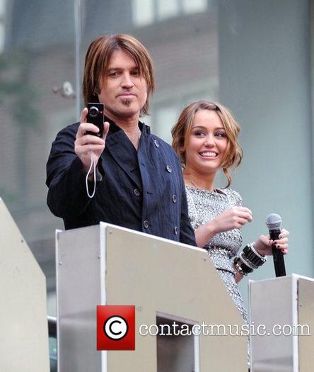 Miley Cyrus (398)